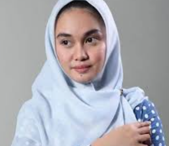 Farah Puteri Menggantikan Posisi Intan Fauzi