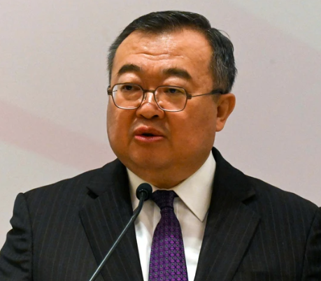 Diplomat Senior China Tiba-tiba Diganti