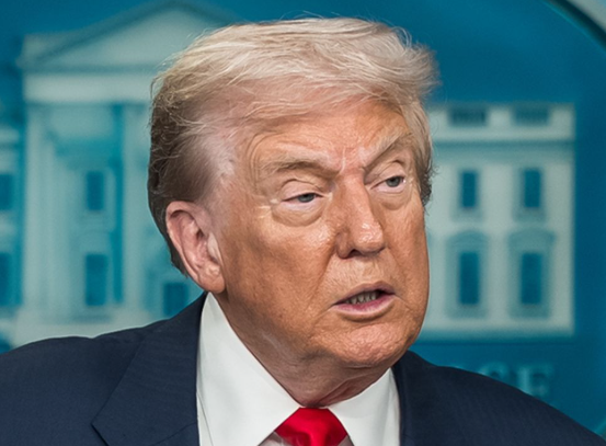 Trump Hentikan Permohonan Imigrasi dari 19 Negara