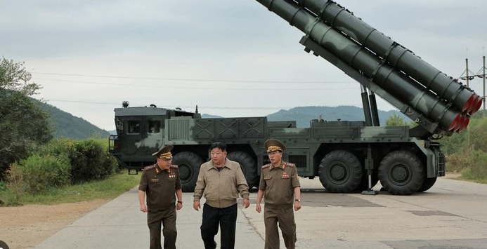 Kim Jong Un Sebutkan Peluncur Roket Bisa Musnahkan Musuh