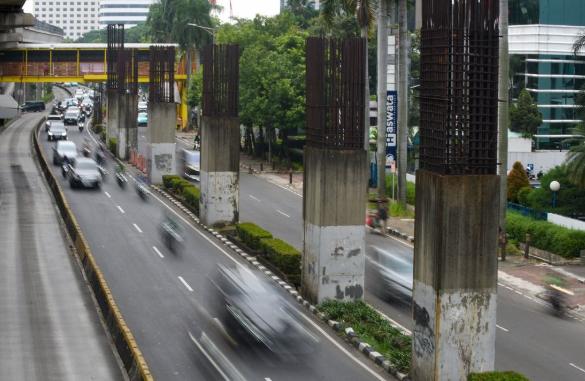 tiang-monorel-akan-membongkar-monorel-pada-rabu-depan