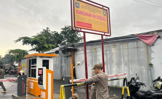 Bangunan Kafe di Depok Disita Oleh Satpol PP